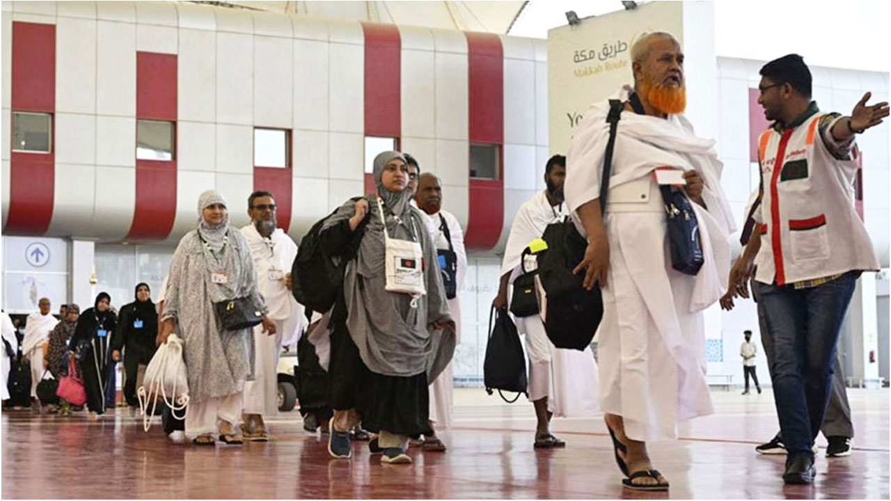 দেশে ফিরেছেন ২০ হাজার ৫০০ হাজি   