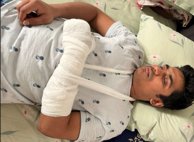 বেগমগঞ্জে সন্ত্রাসী হামলা বাবাকে রক্ষা করতে গিয়ে পুএ নিরব চুরিকাহত