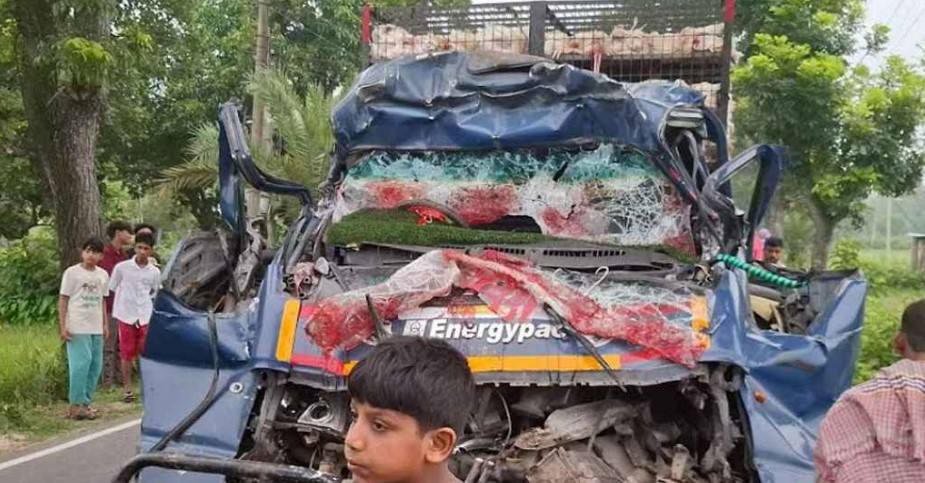 টাঙ্গাইলে সড়ক দুর্ঘটনায় চারজন নিহত হয়েছেন।