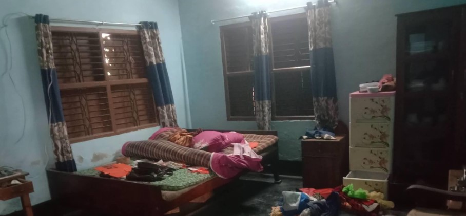 গোবিন্দগঞ্জে সাবেক উপজেলা চেয়ারম্যানের বাড়িতে ডাকাতি, নগদ টাকা-স্বর্ণালংকারসহ  মালামাল লুট