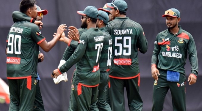 জিম্বাবুয়ে সিরিজেও অপরিবর্তিত বাংলাদেশ দল, ফিরছেন মিরাজ