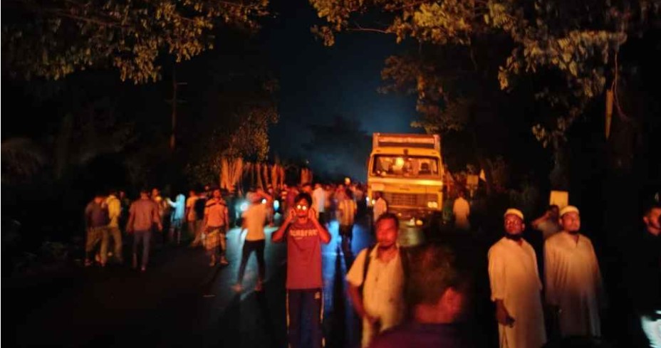 ফরিদপুরে বাসচাপায় নিহত ৪   