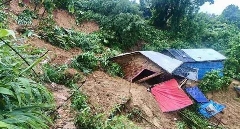চট্টগ্রামে পাহাড় ধসে ১৩ জন নিহত  