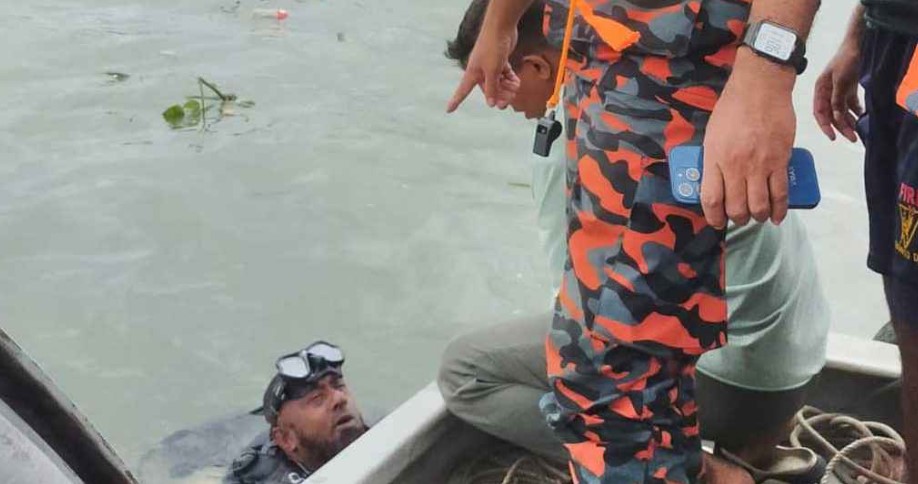 উদ্ধার কাজ চলছে। ছবি: সংগৃহীত  