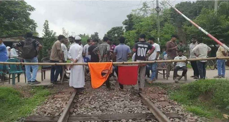 রাজশাহীর সঙ্গে সারাদেশের রেল যোগাযোগ বন্ধ  