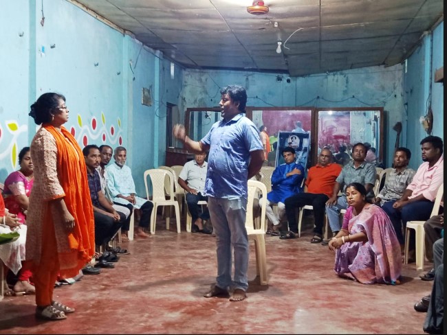 নেত্রকোনার শিকড় নাট্যদলের যাত্রাপালার উদ্বোধন