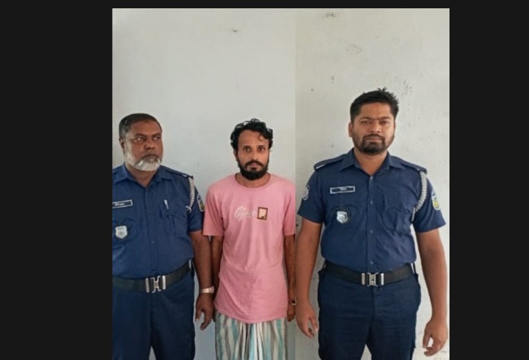 কেন্দুয়ায় বিকাশ ব্যববসায়ীর টাকা ছিনতাইয়, সন্দেহভাজন গ্রেফতার ১
