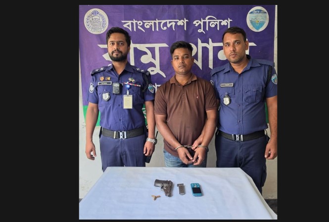 রামুতে চেকপোস্টে পুলিশের সিগন্যাল অমান্য করে পালানোর চেষ্টা, পিকআপ থেকে পিস্তল-গুলি উদ্ধার