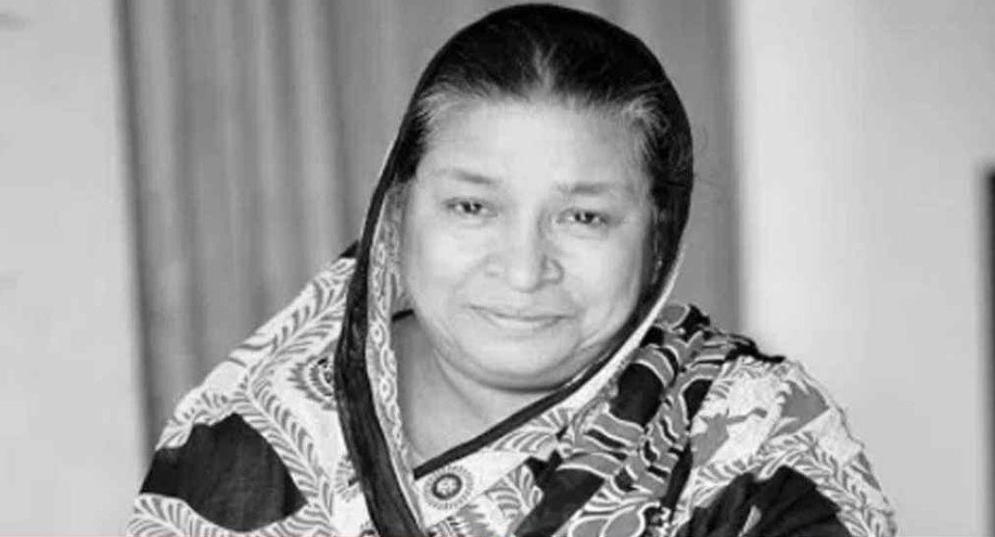 অভিনেত্রী রিনা রহমান। 