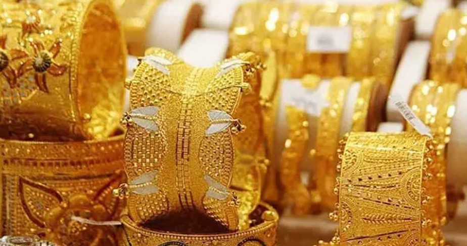 দেশের বাজারে সোনার দামে বড় লাফ   