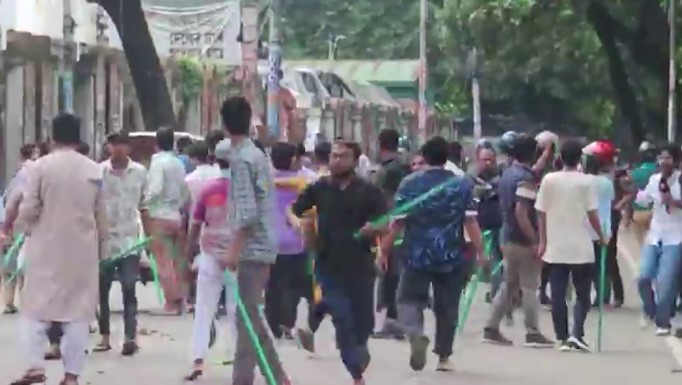 আবারও উত্তপ্ত শিক্ষাঙ্গন, তৃতীয় পক্ষের ইন্ধন দেখছেন বিশ্লেষকরা