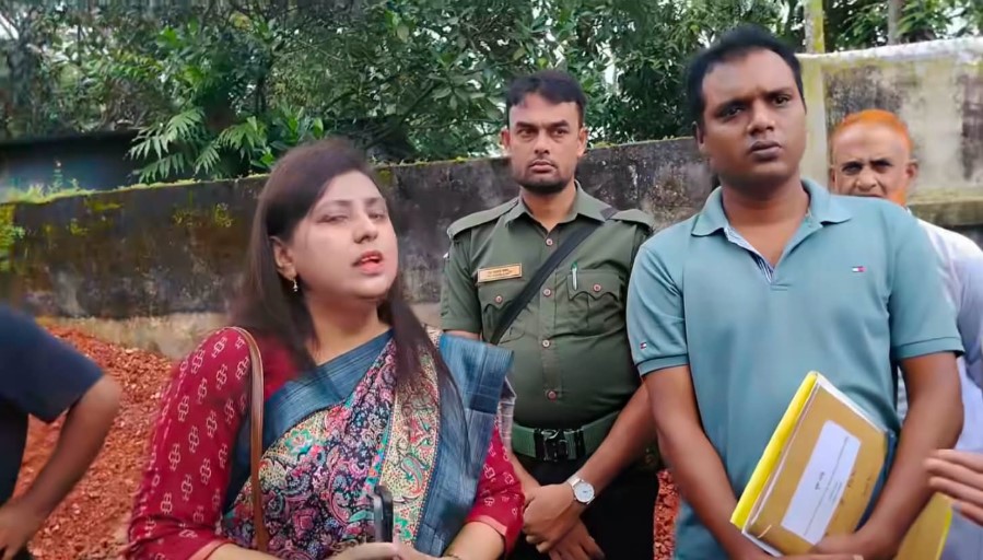 কেন্দুয়ায় নির্মাণকাজ বন্ধের নির্দেশ ইউএনও'র