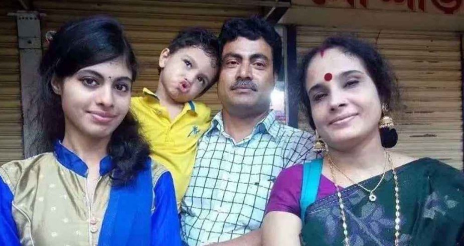 রংপুরে ৪ মরদেহ শিক্ষক পড়েছিলেন ছাদে, স্ত্রী-মেয়ে সিঁড়িতে আর ছেলে খাটের নিচে  