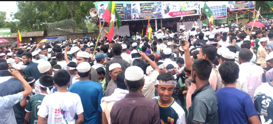 রোহিঙ্গা গণহত্যা স্মরণ দিবসে ক্যাম্পে নানা কর্মসূচি, প্রত্যাবাসনের দাবিতে সমাবেশ নিরাপদ ও মর্যাদাপূর্ণ প্রত্যাবাসনই দীর্ঘমেয়াদি সমাধানের পথ