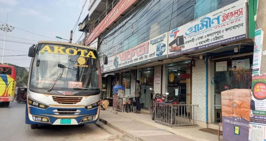 রাজশাহীর সঙ্গে সারাদেশের বাস চলাচল বন্ধ