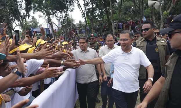 ক্ষণিকের দেখায় এক অনন্য আত্মিক বন্ধন