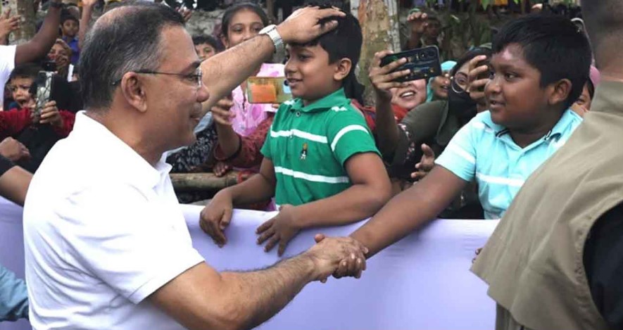 ক্ষণিকের দেখায় এক অনন্য আত্মিক বন্ধন