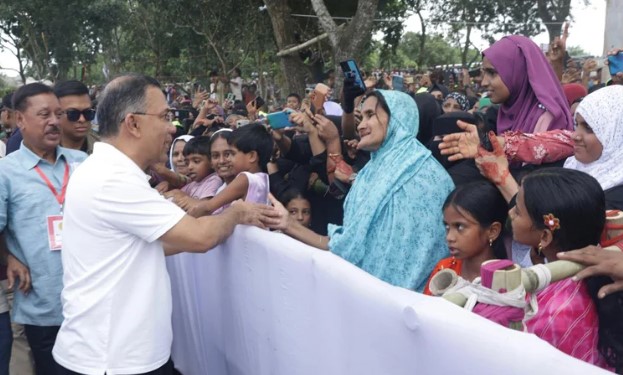 ক্ষণিকের দেখায় এক অনন্য আত্মিক বন্ধন