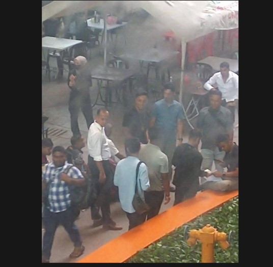 মালয়েশিয়ায় বাংলাদেশী পাসপোর্ট সেবা সেন্টারে অভিযান,  সেবা নিতে এসেও বিপাকে প্রবাসীরা