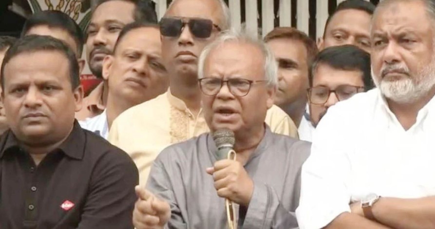 পলাতক ফ্যাসিস্টরা দেশকে অশান্তের চেষ্টা করছে, এতে বাতাস দিচ্ছে গুপ্তরা: রিজভী