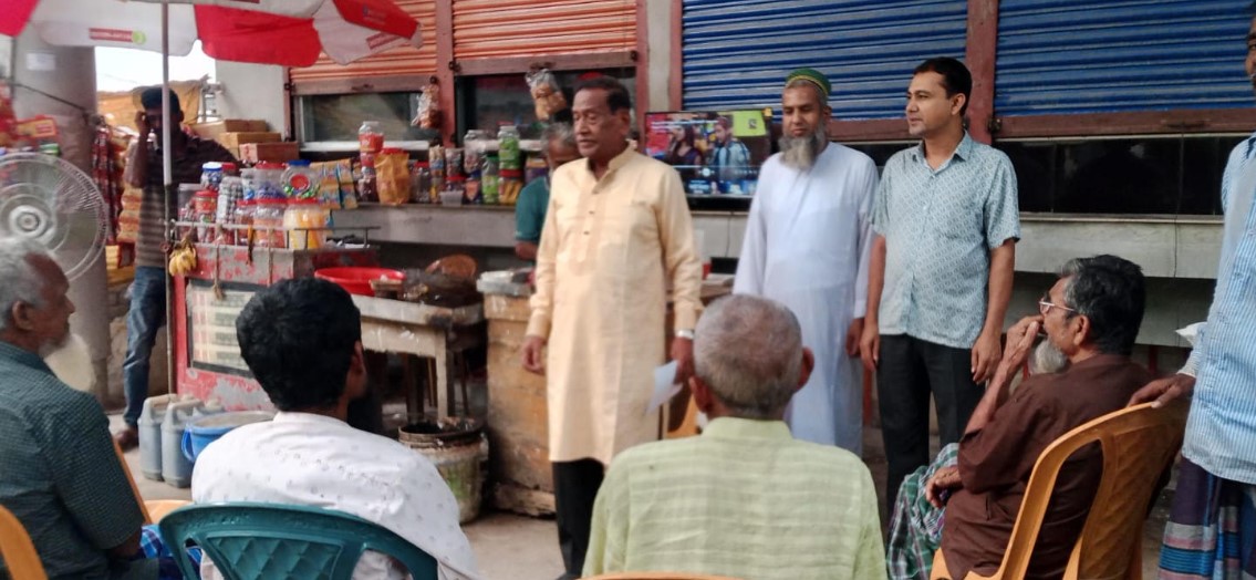 বাহাদুরপুরে লিফলেট হাতে মাঠে আব্দুল মান্নান খান, নির্বাচনী প্রচার শুরু 