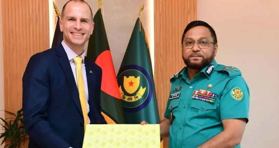 ডিএমপি কমিশনারের সঙ্গে মার্কিন দূতাবাসের প্রতিনিধি দলের সৌজন্য সাক্ষাৎ