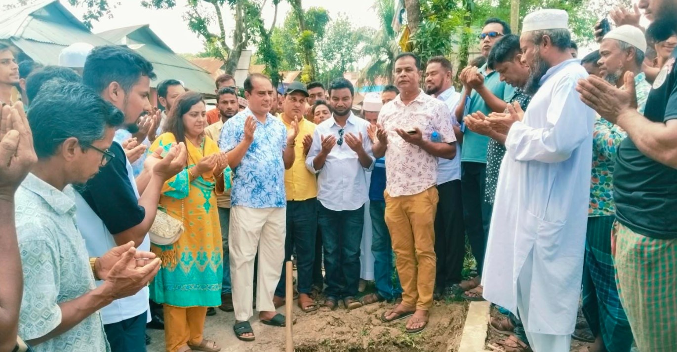 কেন্দুয়ায় বিদ্যুৎ এর খুঁটি স্থাপন কাজের উদ্বোধন 