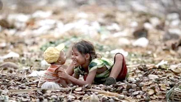 জাতীয় পথশিশু দিবস আজ, পথেই কাটছে যাদের শৈশব