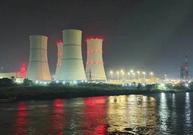 বিমানবন্দর থেকে রূপপুরের পথে পারমাণবিক জ্বালানির প্রথম চালান