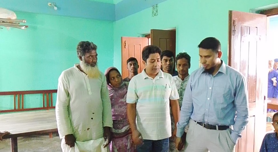 বাহাদুরপুরে ২ শত ৩০ জেলে পরিবার পেল ২৫ কেজি করে ভিজিএফের চাউল