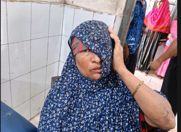কেন্দুয়ায় মাছের গাড়িতে রাস্তা ভাঙ্গার জেরে সংঘর্ষ, উভয় পক্ষের আহত ৩০