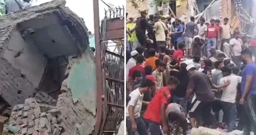 দিল্লিতে বহুতলা ভবন ধস, অন্তঃসত্ত্বা নারীসহ নিহত ৩