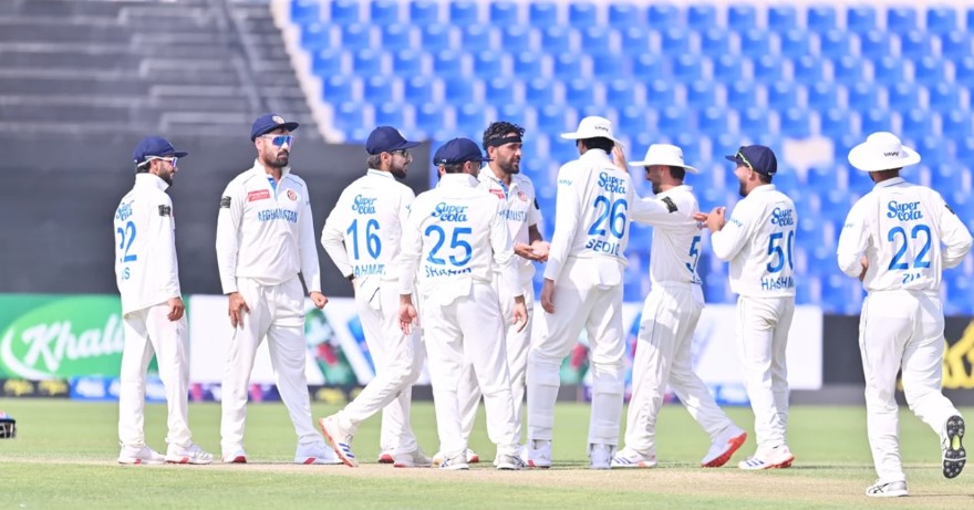 আবুধাবি টেস্ট: সাড়ে তিনশ’র আগেই অলআউট বাংলাদেশ