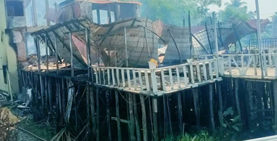 কক্সবাজারে রিসোর্টে ভয়াবহ আগুন, মৃতের সংখ্যা বেড়ে ৬