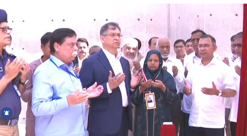 ওসমানী উদ্যানে জুলাই স্মৃতি স্তম্ভ উদ্বোধন করলেন প্রধানমন্ত্রী