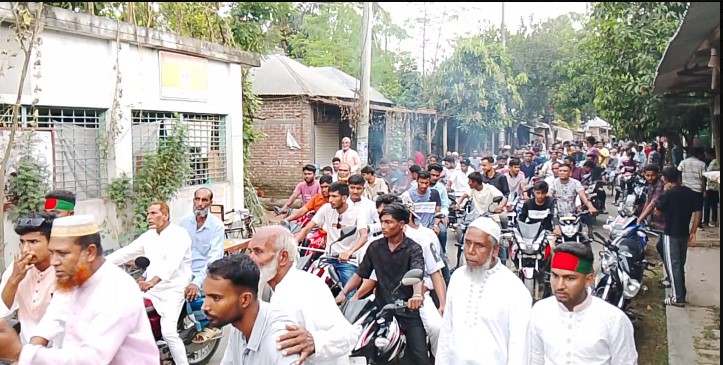 রাজপথে মোটরসাইকেলের বহর, চেয়ারম্যান প্রার্থী আব্দুল ওহাব প্রামানিকের শোডাউনে মুখরিত বাহাদুরপুরের ইউনিয়ন ; দিলেন নির্বাচনী বার্তা