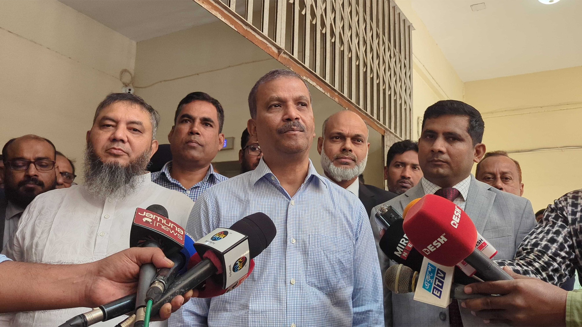 নির্বাচন নিয়ে শঙ্কার কোনো কারণ নেই: আইন উপদেষ্টা