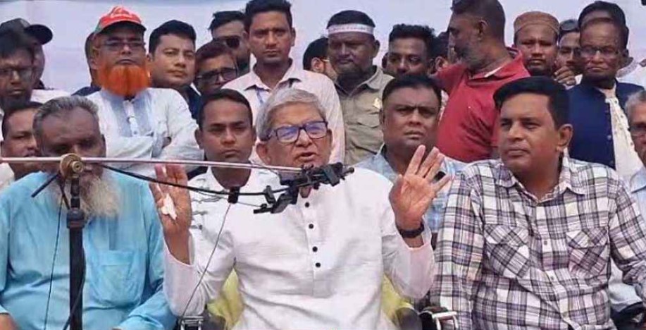 ঠাকুরগাঁওয়ে বিএনপি মহাসচিব মির্জা ফখরুল ইসলাম আলমগীর।  