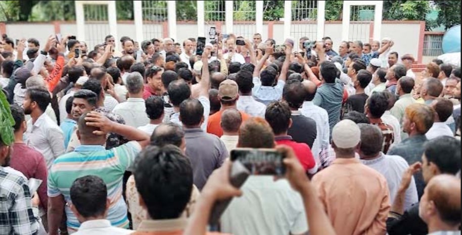 বাংলাদেশের সাধারণ মানুষ কোনো ধরনের অরাজকতা, সহিংসতা ও নাশকতা চায় না: এমপি ফজলুল হক মিলন